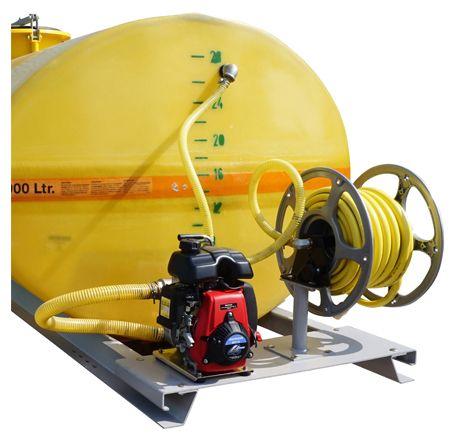 Cuve à eau polyester 4000L avec motopompe sur plateau